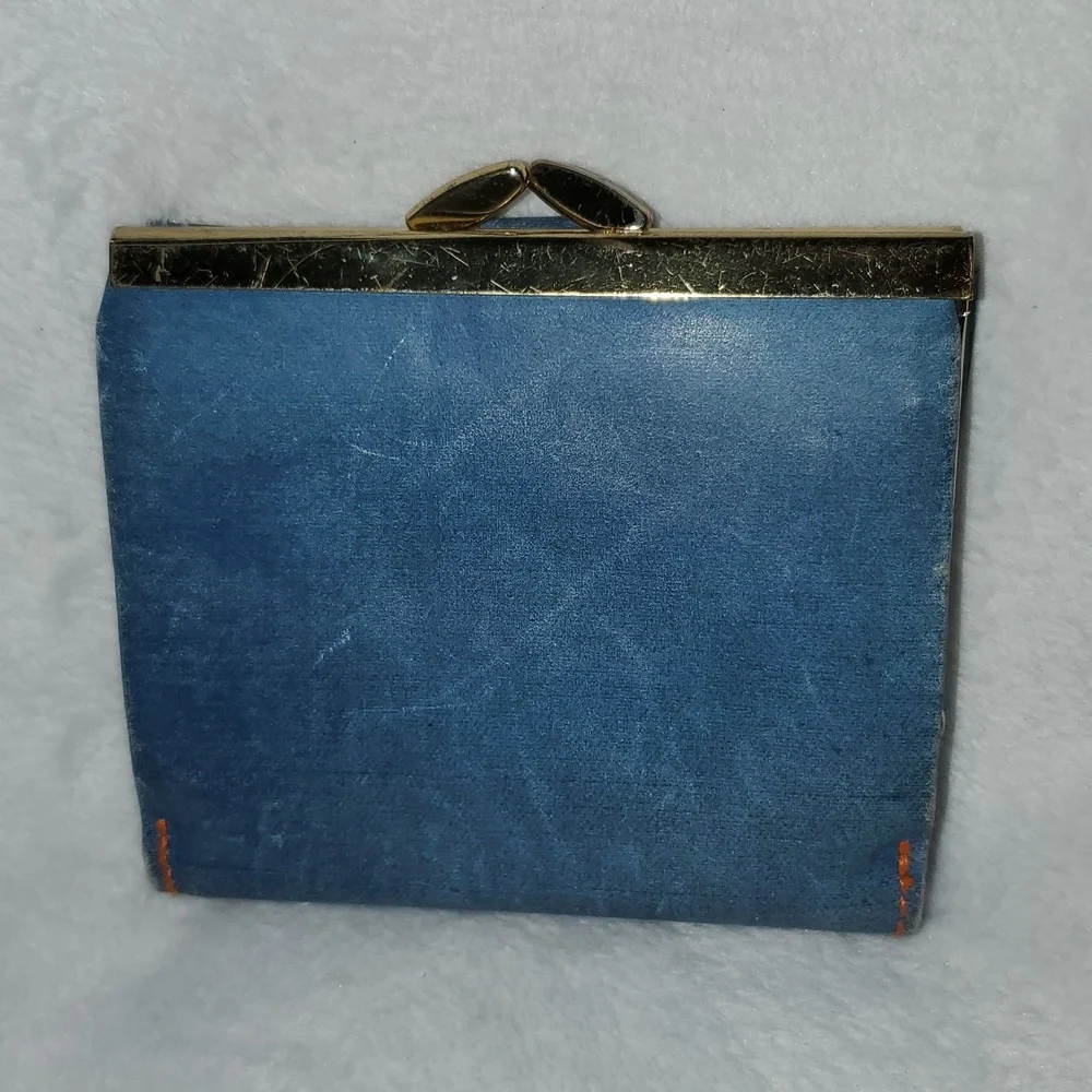 Budd Leather Compact Bifold Wallet with Coin Compartment